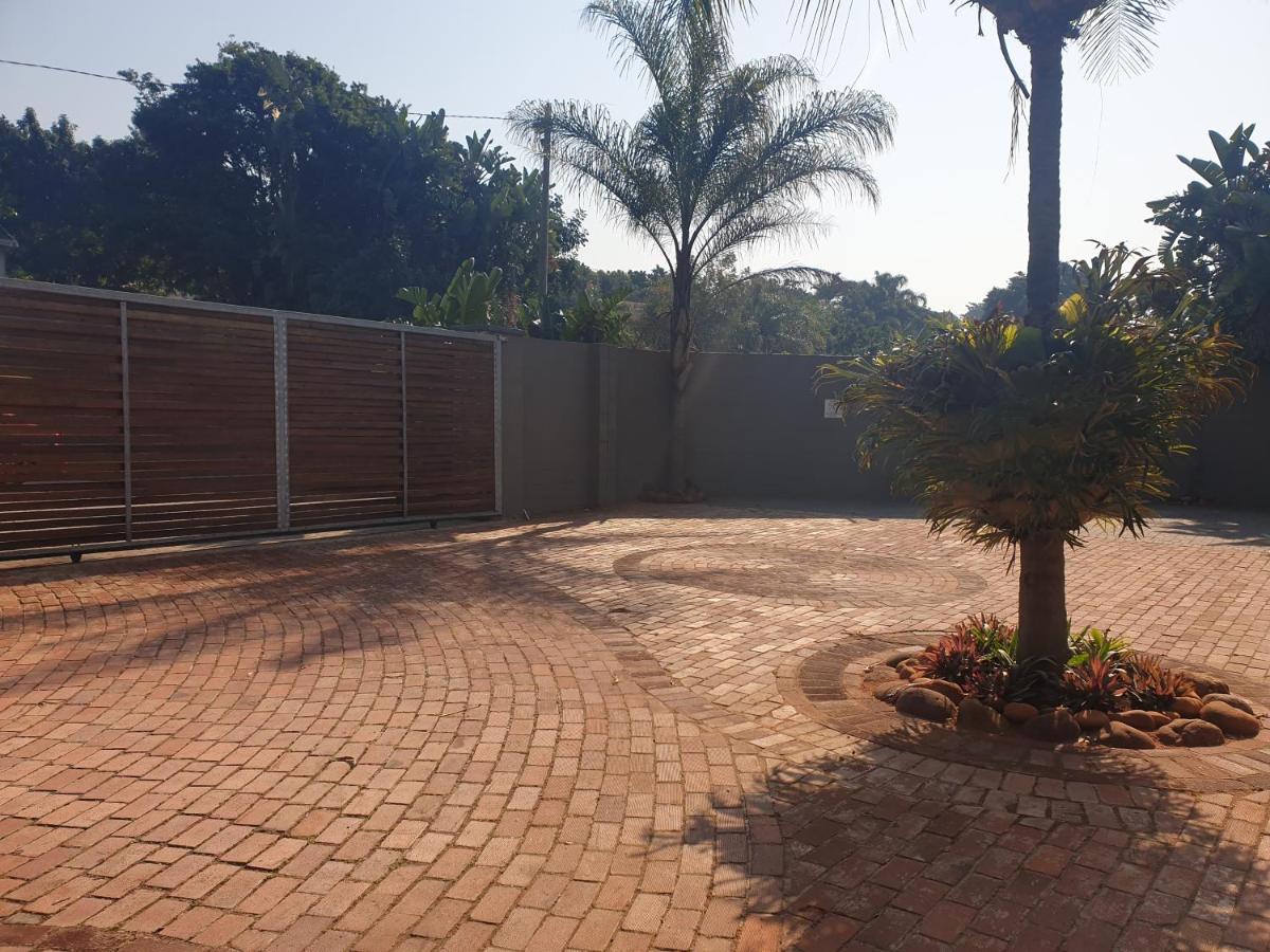 32 on Mendoza Durban Exterior foto