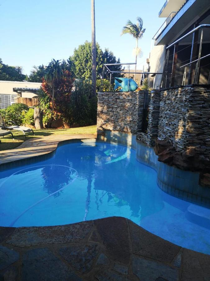32 on Mendoza Durban Exterior foto