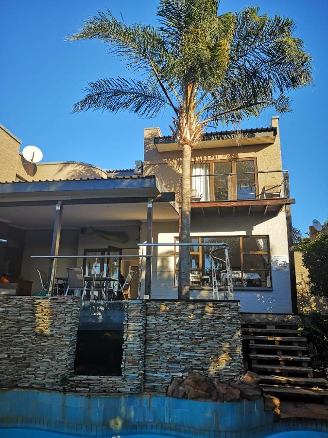 32 on Mendoza Durban Exterior foto